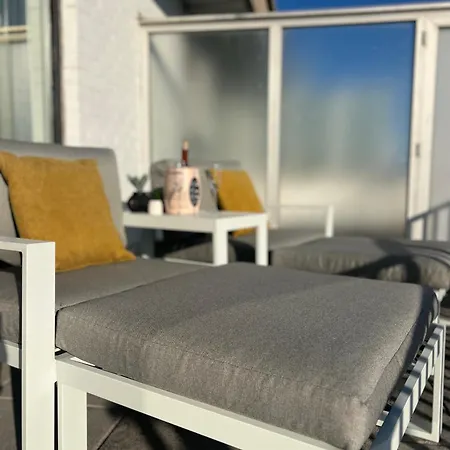 Seascape Penthouse I アパート *