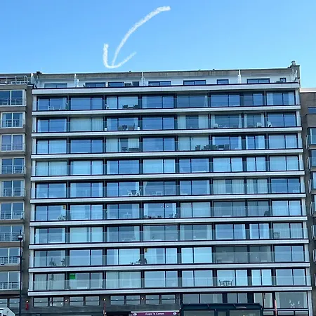 Seascape Penthouse I アパート